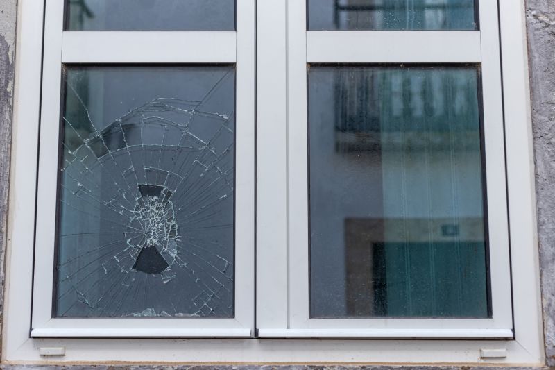 Cracked Window Repair in Alpharetta, GA